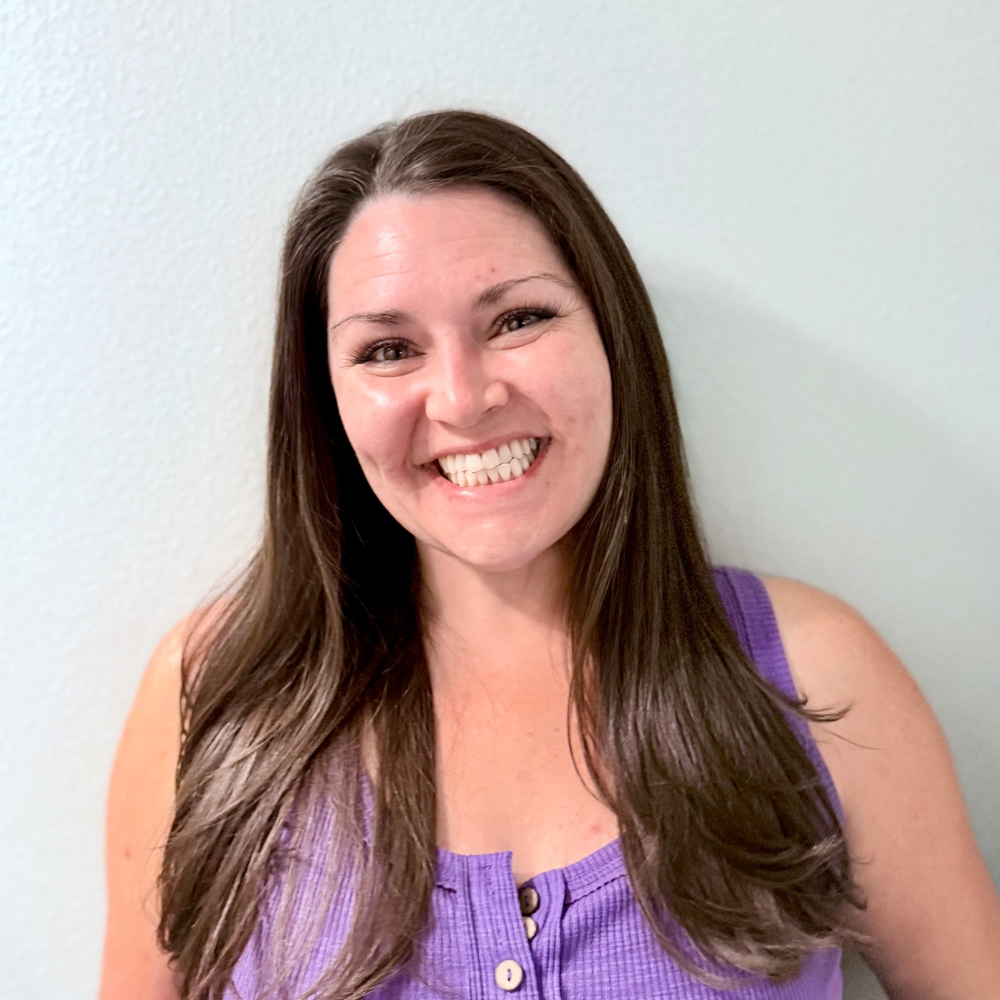 Amanda Marcott, responsable de: la tienda de productos y las novedades sobre la recaudación de fondos en la escuela primaria Witch Hazel.